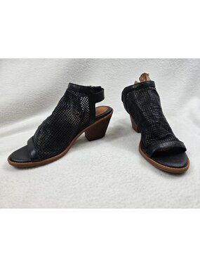 Sofft Milly Size 9M Black Leather Open Toe Perforated Block Heel Sandals Womens